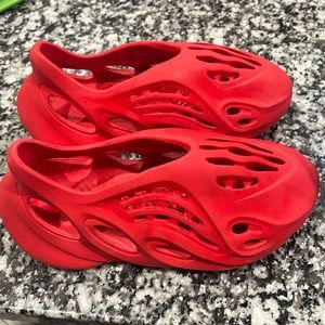 Red Adidas foam runners. Almost new size 5y